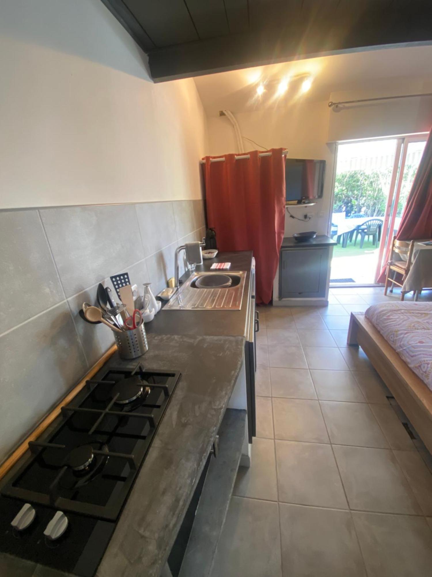 Proche Ajaccio Maisonnette Independante 4 Personnes Au Calme Alata Bagian luar foto